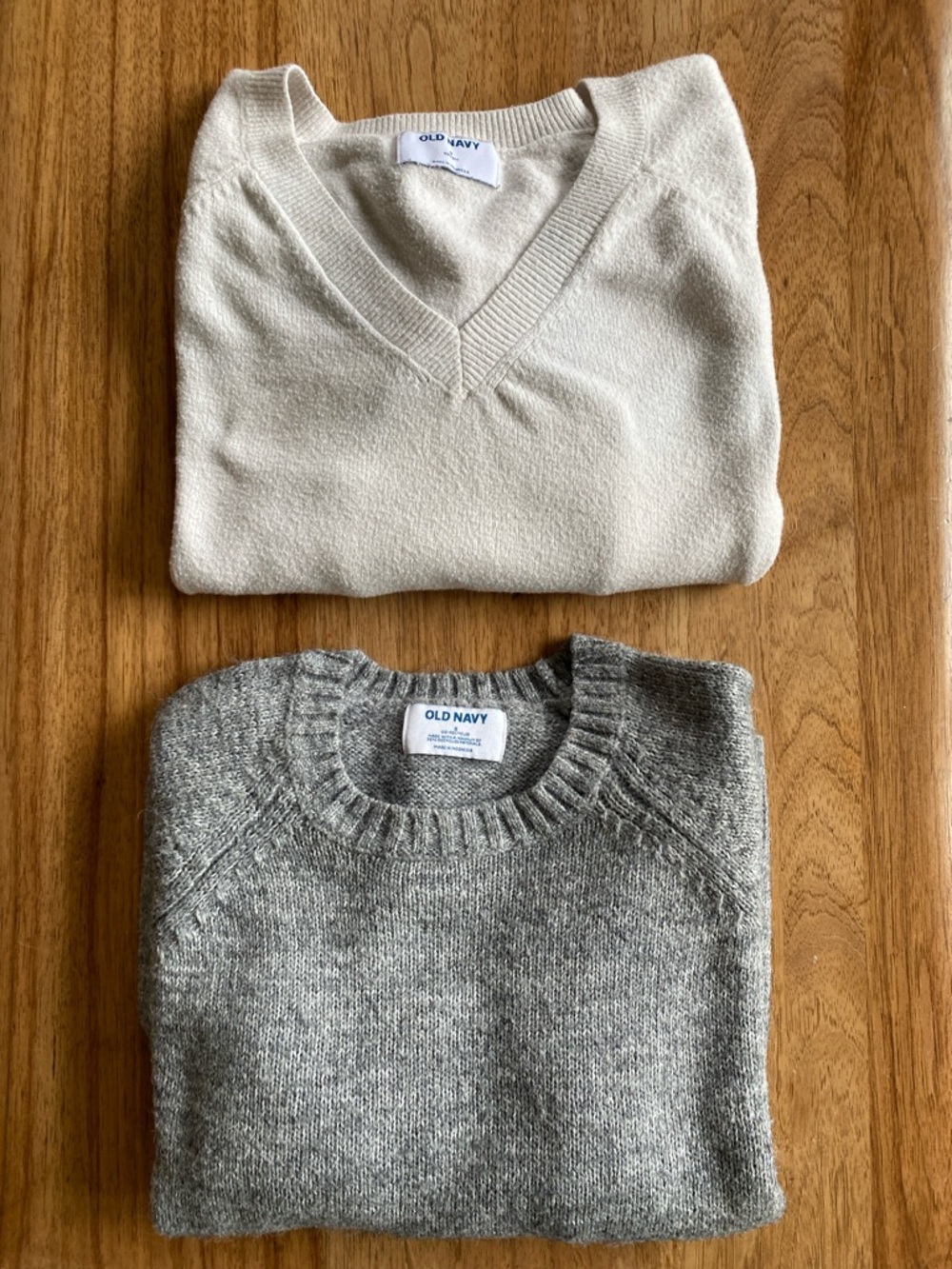 Old Navy Women’s V-Neck Cream Sweater & Gray Crewneck Combo